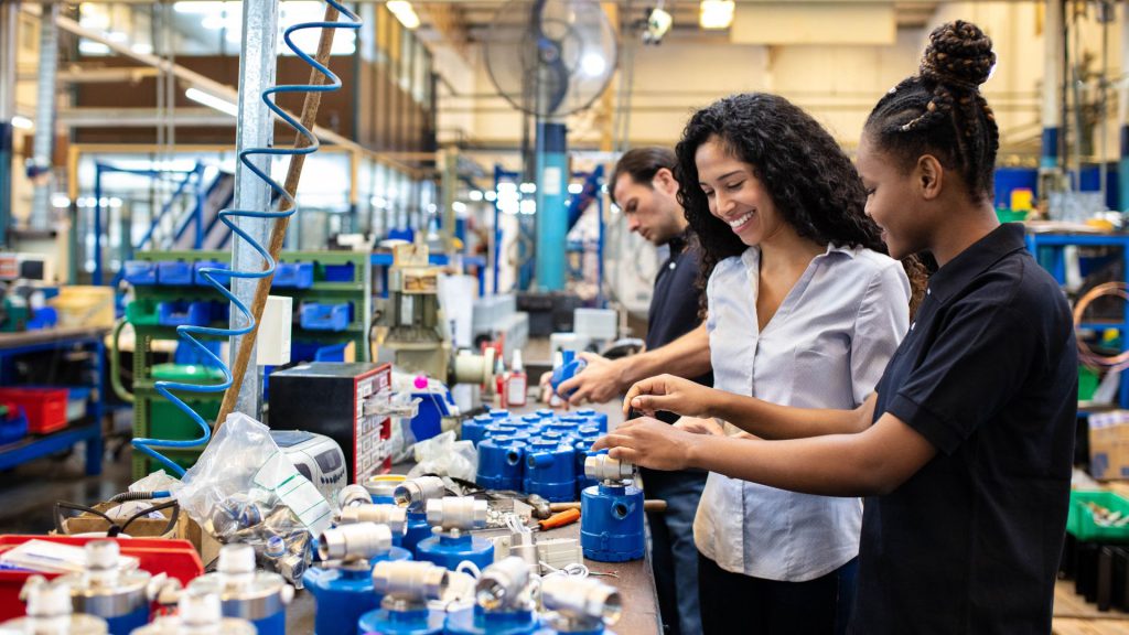 pracownicy produkcji